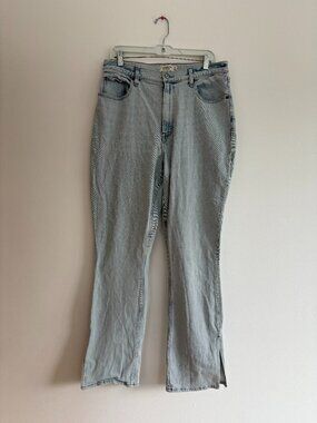 Abercrombie & Fitch Slim Straight Ultra High Rise Jeans Light Wash Curve Love 31